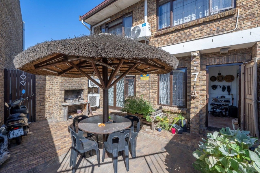 3 Bedroom Property for Sale in Stikland Western Cape